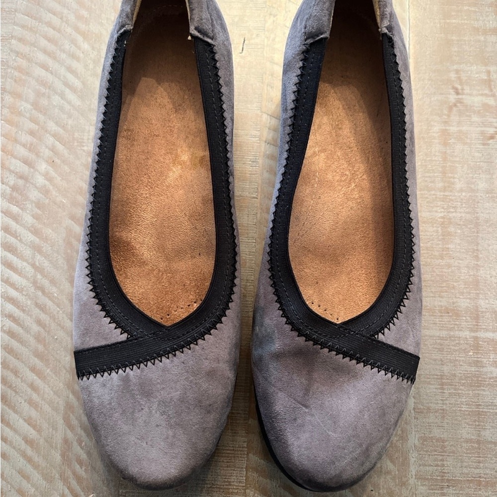 Clarks Stylish Gray Suede Flats with Black Trim
